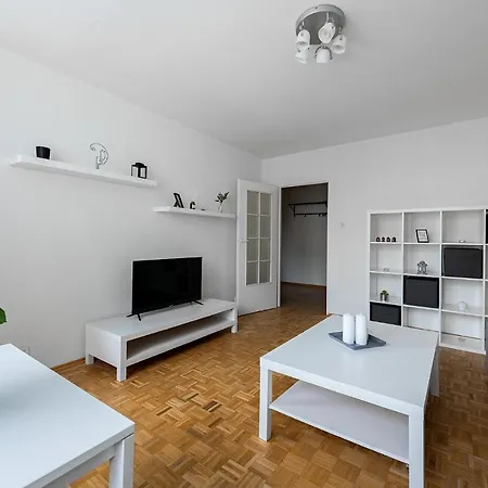 Jagiellonska 4: Private With Balcony Near National Stadium *