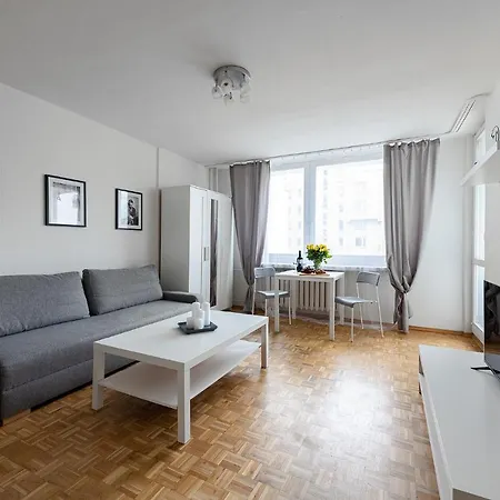 Jagiellonska 4: Private With Balcony Near National Stadium