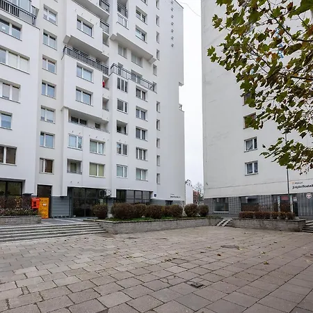 Appartement Jagiellonska 4 Prywatne Mieszkanie Z Balkonem I Bezplatnym Parkingiem 300m Od Stadionu Narodowego Samodzielne Zameldowanie! Self Check-in System! *