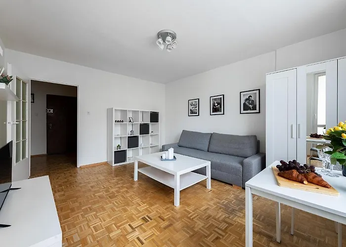 Jagiellonska 4 Prywatne Mieszkanie Z Balkonem I Bezplatnym Parkingiem 300m Od Stadionu Narodowego Samodzielne Zameldowanie! Self Check-in System! Appartement