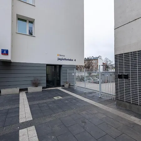 Apartman Jagiellonska 4 Prywatne Mieszkanie Z Balkonem I Bezplatnym Parkingiem 300m Od Stadionu Narodowego Samodzielne Zameldowanie! Self Check-in System! Varsó